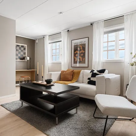 Tomasjord Home, Bright And דירה