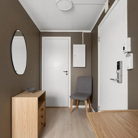 Tomasjord Home, Bright And דירה